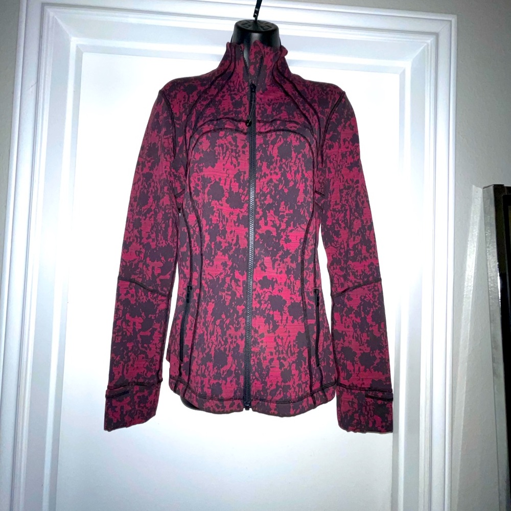Lululemon jacket, size 10, maroon and black